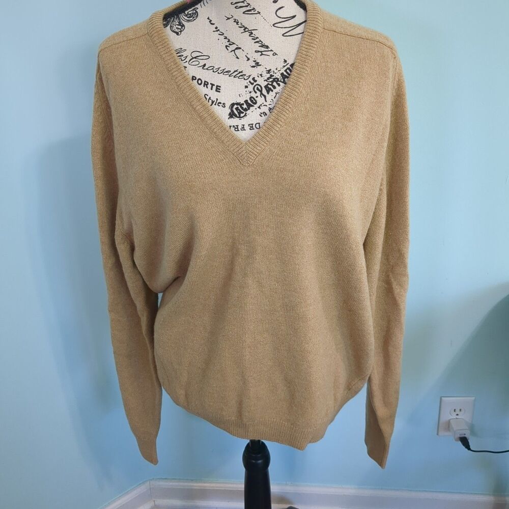 Brooks Brothers Made in England Long sleeve V neck pullover sweater lambswool